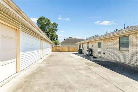 $490,000 | 1145 Papworth Avenue, Metairie, LA 70005