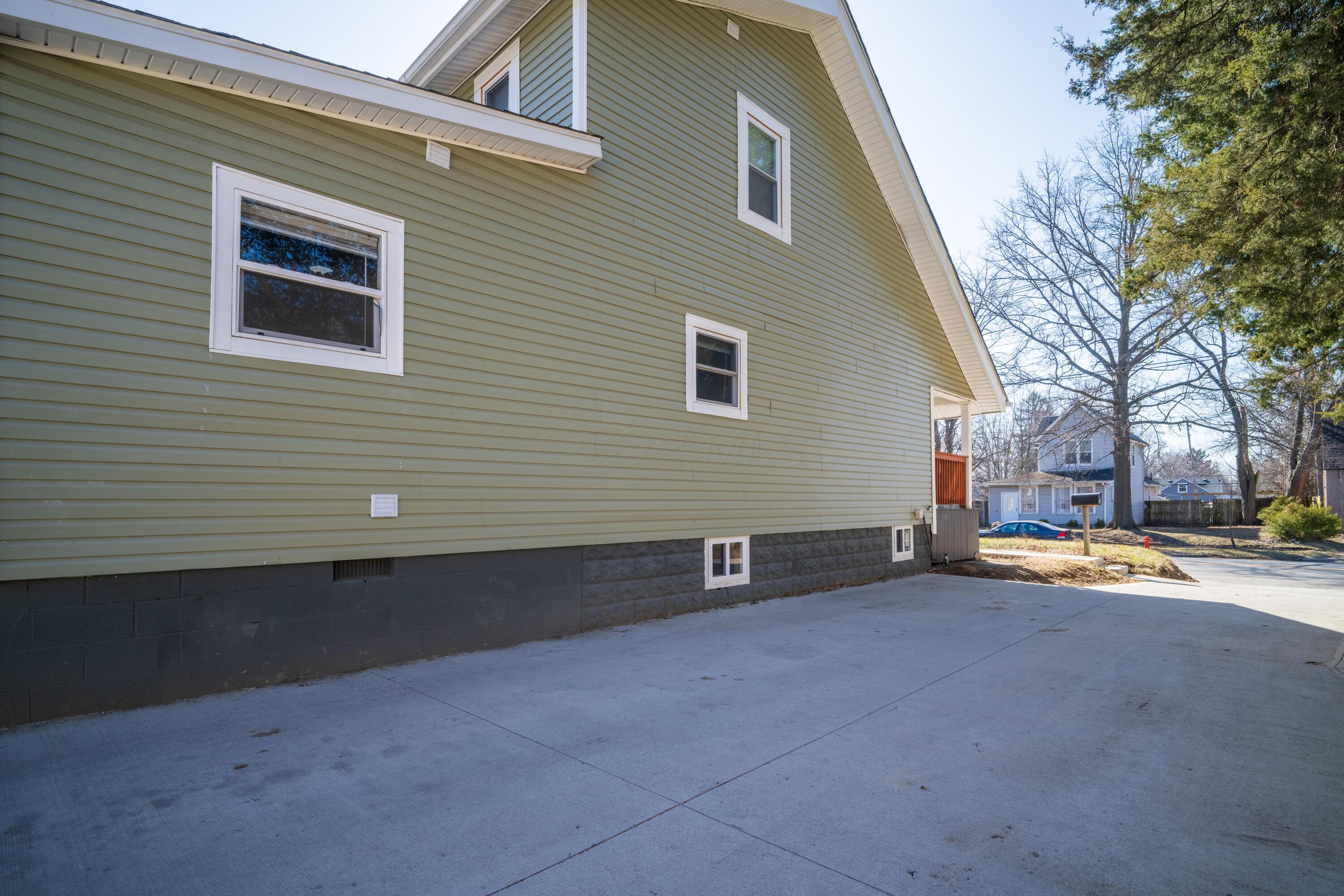 1360 East Weber Road Columbus, OH 43211 - Photo 4 of 25 DSC_5098-HDR