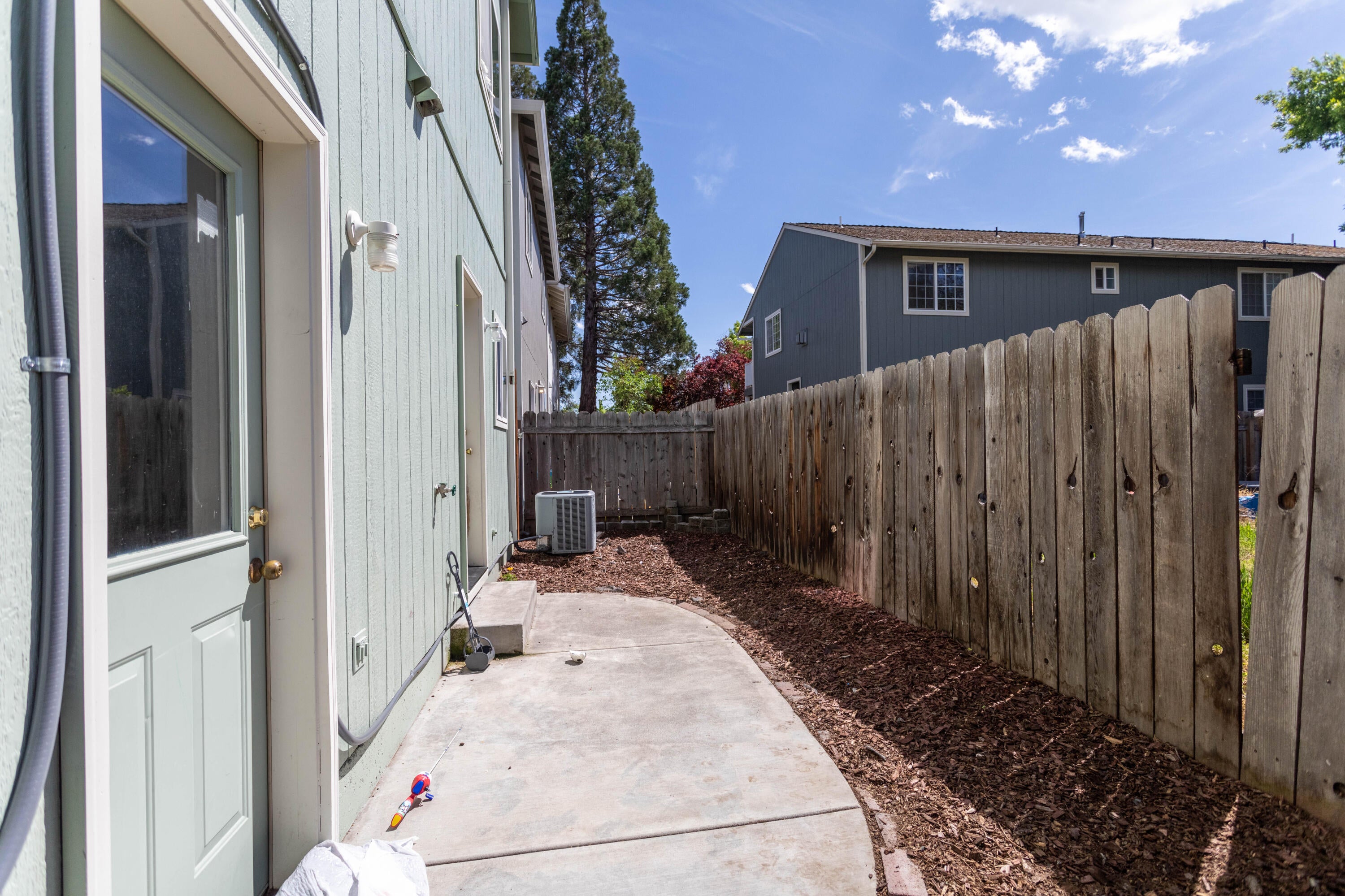 631 Shadow Way Central Point, OR 97502 - Photo 13 of 15 1-14