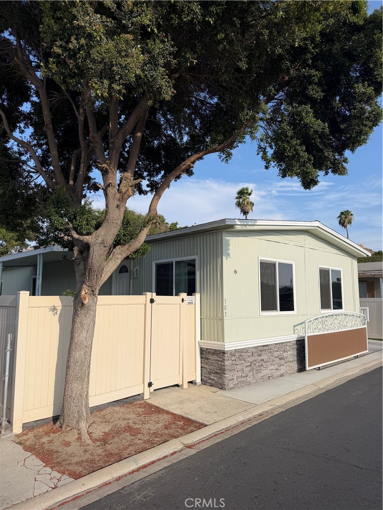 3825 Crestmore Road, Unit 303 Riverside, CA 92509 - Photo 1 of 26 Gallery Image 1