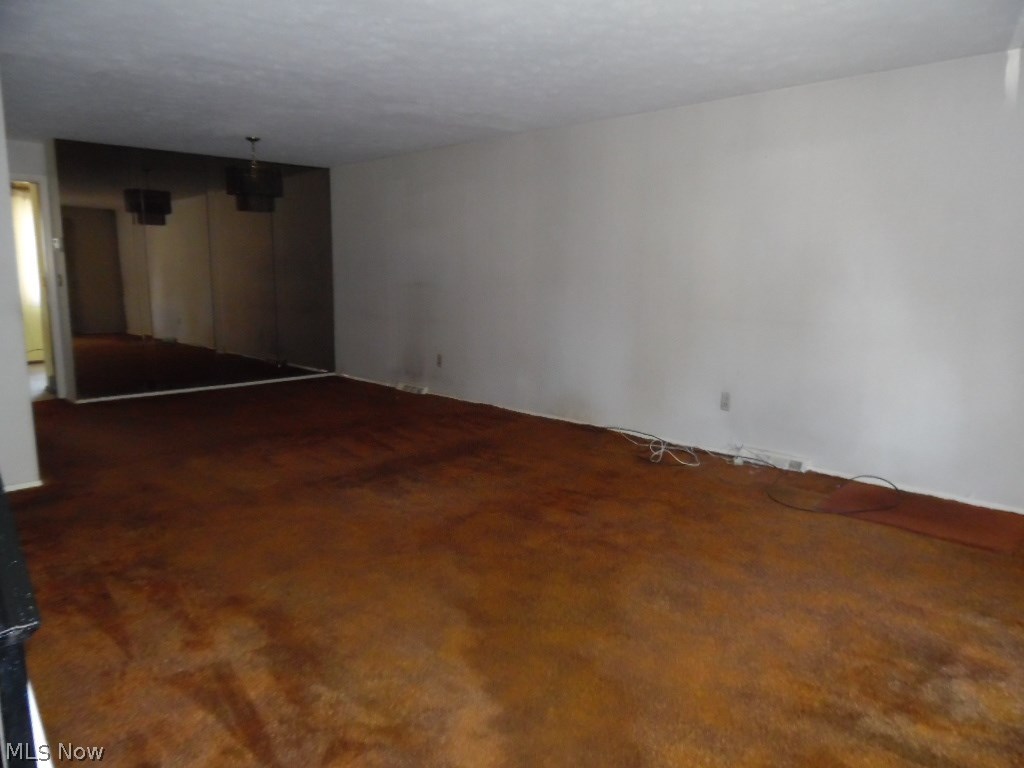 19646 Lorain Road, Unit 13 Cleveland, OH 44126 - Photo 4 of 16 Gallery Image 4