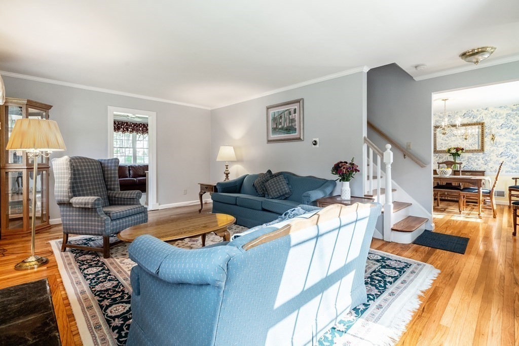 21 Barnesdale Road Natick, MA 01760 - Photo 3 of 38 Gallery Image 3