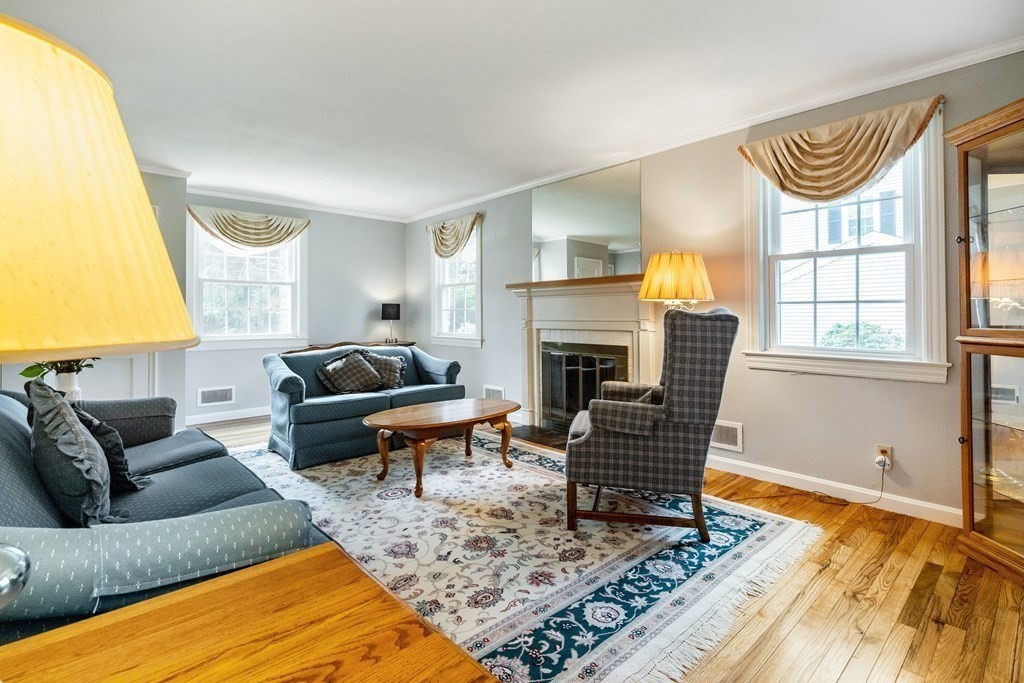 21 Barnesdale Road Natick, MA 01760 - Photo 4 of 38 Gallery Image 4