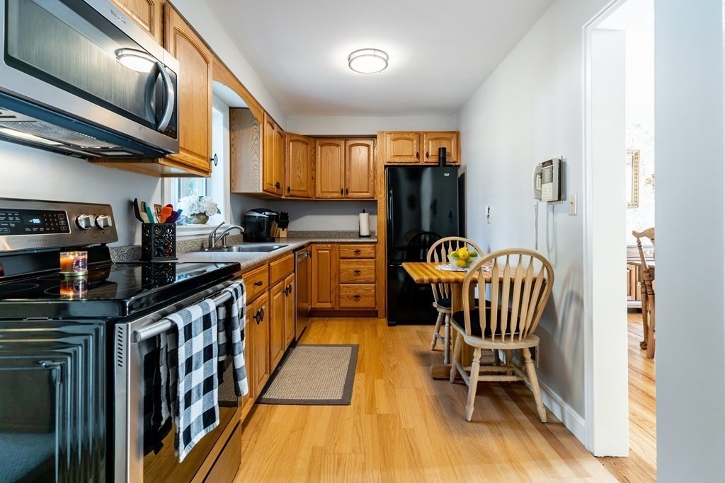 21 Barnesdale Road Natick, MA 01760 - Photo 9 of 38 Gallery Image 9
