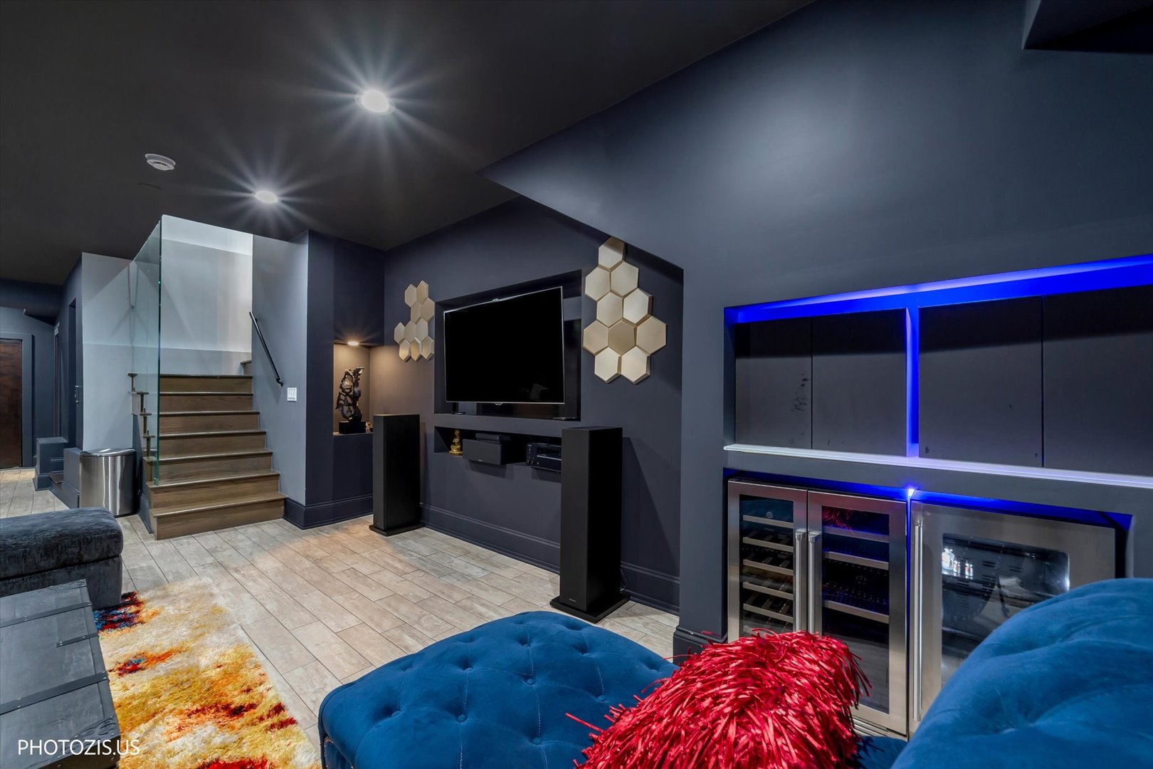 461 West Melrose Street Chicago, IL 60657 - Photo 62 of 83 a living room with furniture and a flat screen tv