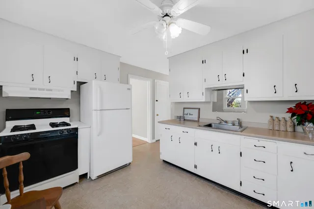 $299,900 | 110 Goodwin Street, East Hartford, CT 06108