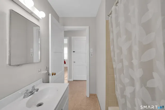 $299,900 | 110 Goodwin Street, East Hartford, CT 06108