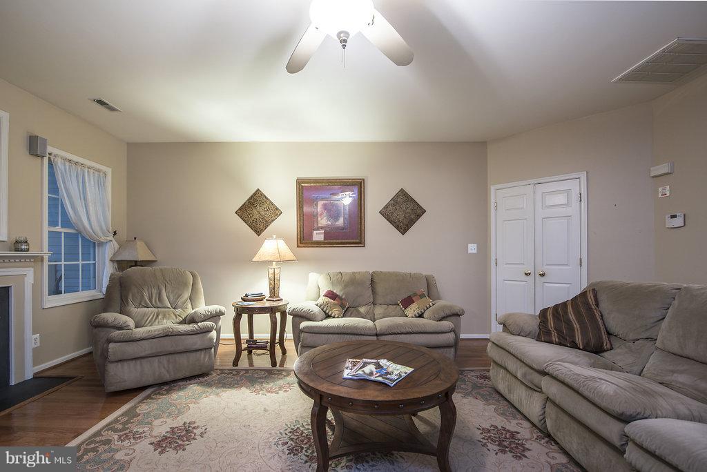 330 Sandy Ridge Road Fredericksburg, VA 22405 - Photo 13 of 30 Living Room