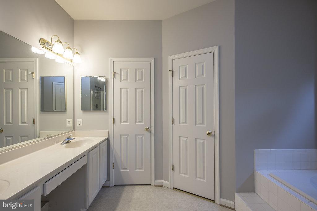 330 Sandy Ridge Road Fredericksburg, VA 22405 - Photo 18 of 30 Bedroom (Master)