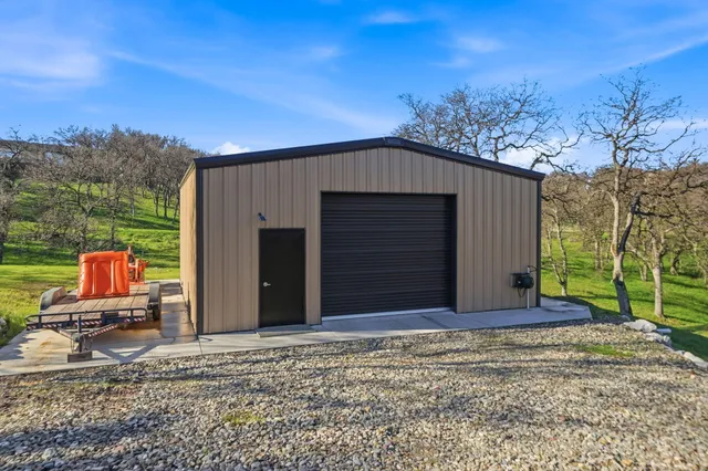 a view of a small yard