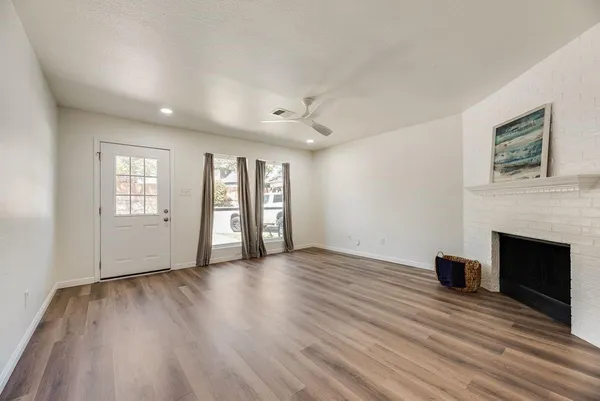 $285,000 | 190 Merlin Way, Euless, TX 76039