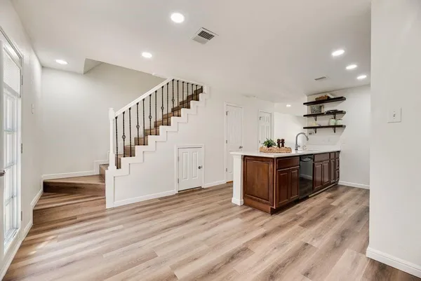 $285,000 | 190 Merlin Way, Euless, TX 76039