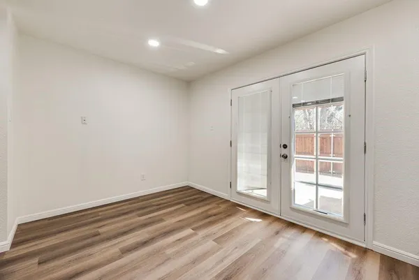 $285,000 | 190 Merlin Way, Euless, TX 76039