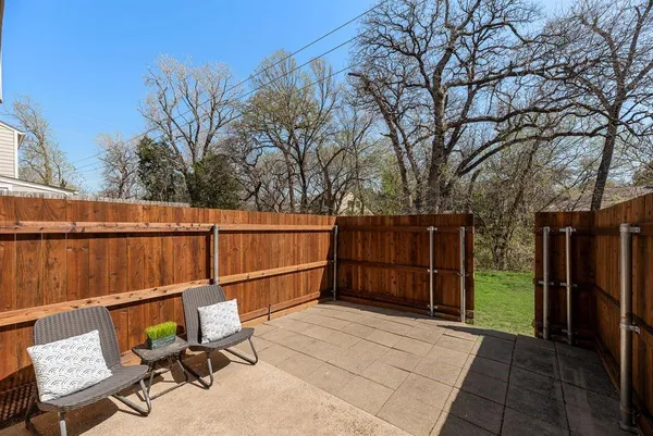 $285,000 | 190 Merlin Way, Euless, TX 76039