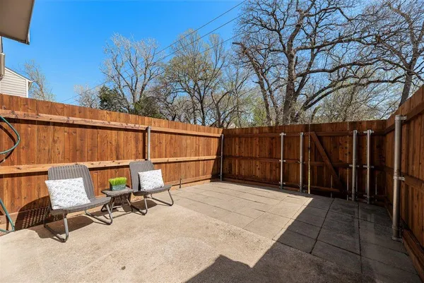 $285,000 | 190 Merlin Way, Euless, TX 76039