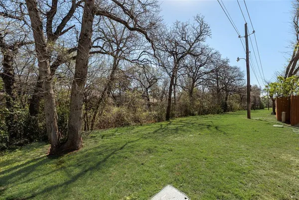 $285,000 | 190 Merlin Way, Euless, TX 76039