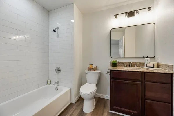 $285,000 | 190 Merlin Way, Euless, TX 76039