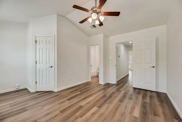 $285,000 | 190 Merlin Way, Euless, TX 76039