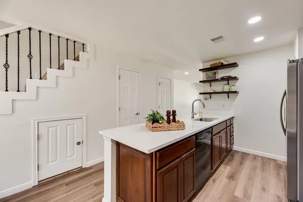 $285,000 | 190 Merlin Way, Euless, TX 76039