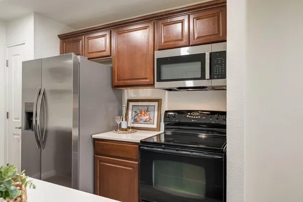 $285,000 | 190 Merlin Way, Euless, TX 76039