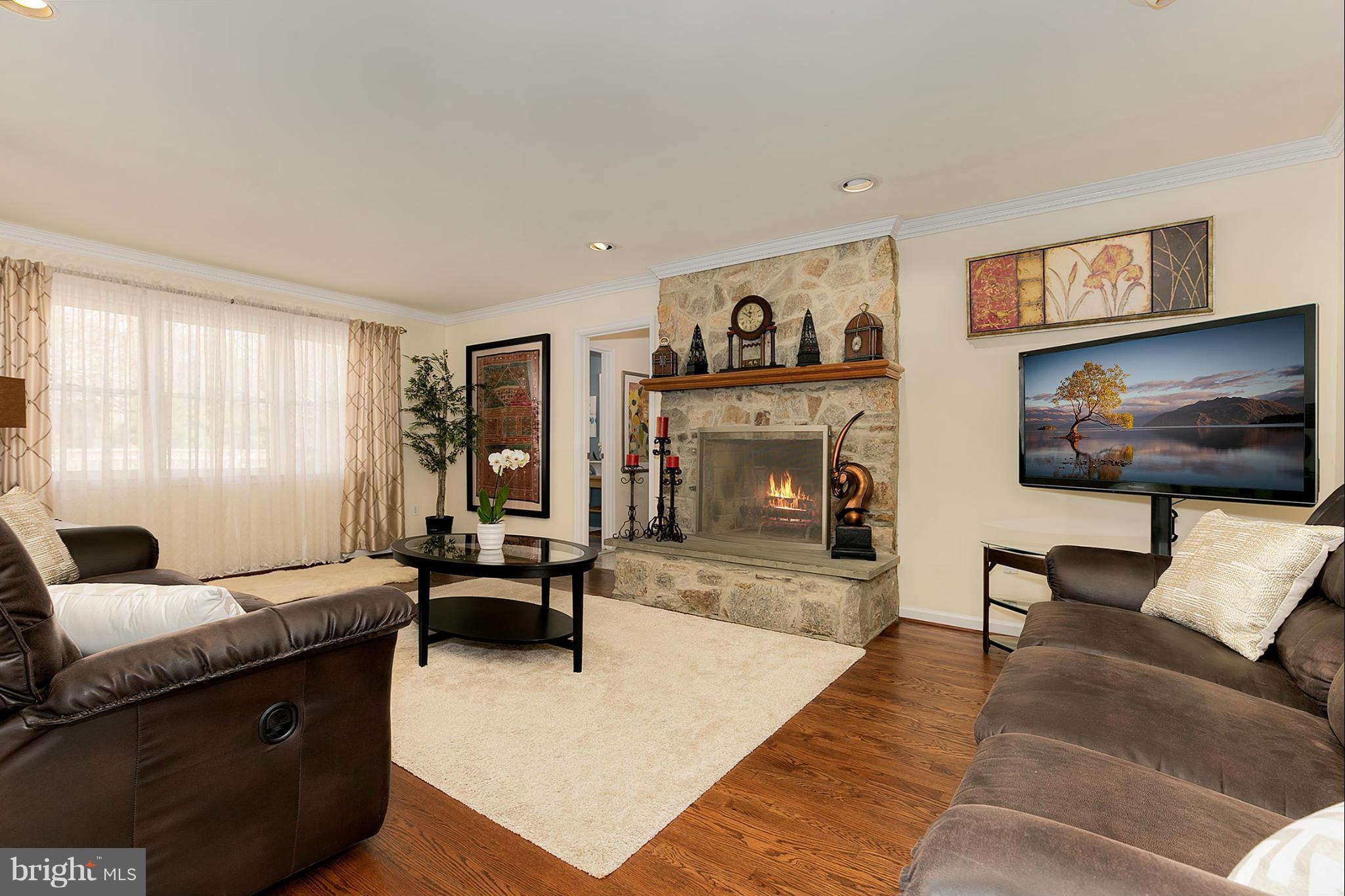 9825 Glen Road Potomac, MD 20854 - Photo 11 of 30 Family Room