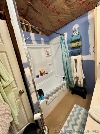 $160,000 | 11684 Forest Drive, Versailles, MO 65084