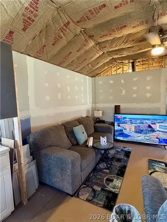 $160,000 | 11684 Forest Drive, Versailles, MO 65084