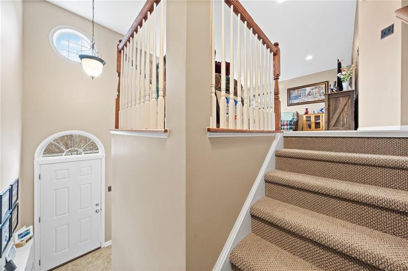 327 Maple Ridge Drive Canonsburg, PA 15317 - Photo 3 of 21 Gallery Image 3