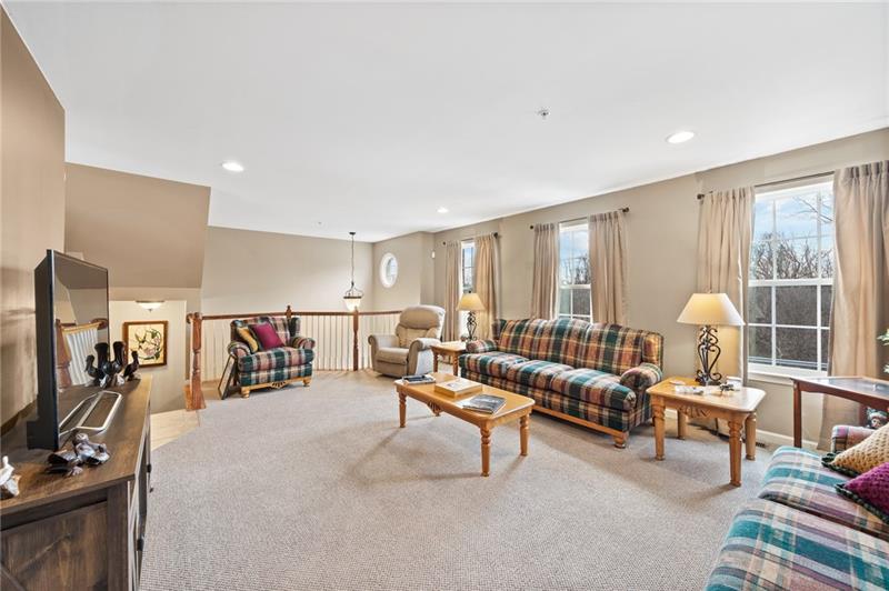 327 Maple Ridge Drive Canonsburg, PA 15317 - Photo 5 of 21 Gallery Image 5