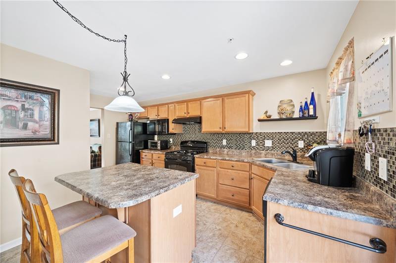327 Maple Ridge Drive Canonsburg, PA 15317 - Photo 8 of 21 Gallery Image 8