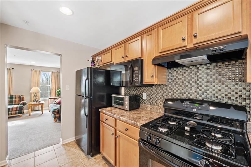 327 Maple Ridge Drive Canonsburg, PA 15317 - Photo 10 of 21 Gallery Image 10