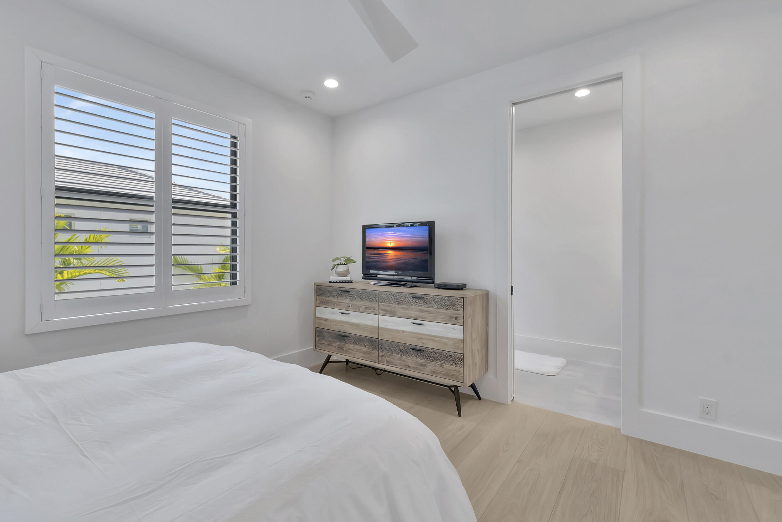 6491 Enclave Way Boca Raton, FL 33496 - Photo 29 of 38 54_dsc_3442