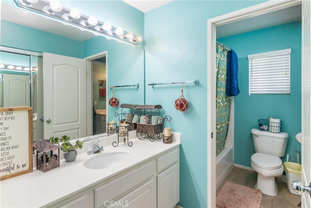 28318 Santa Catarina Road Saugus, CA 91350 - Photo 23 of 32 3rd Bathroom