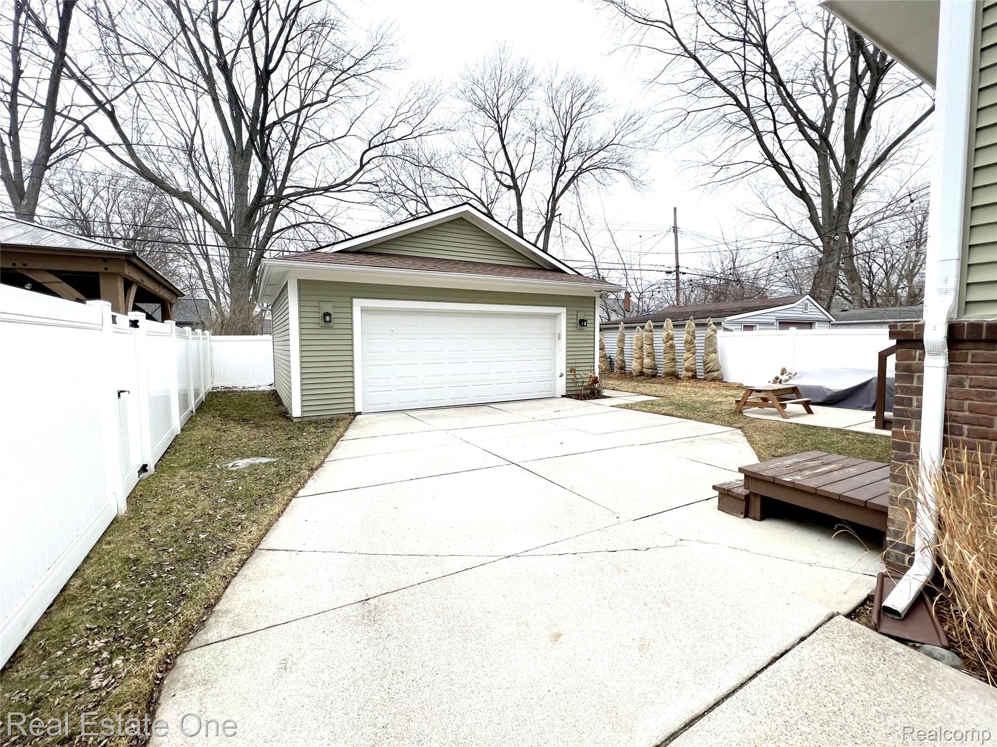 3015 Wakefield Road Berkley, MI 48072 - Photo 6 of 40 6.jpeg