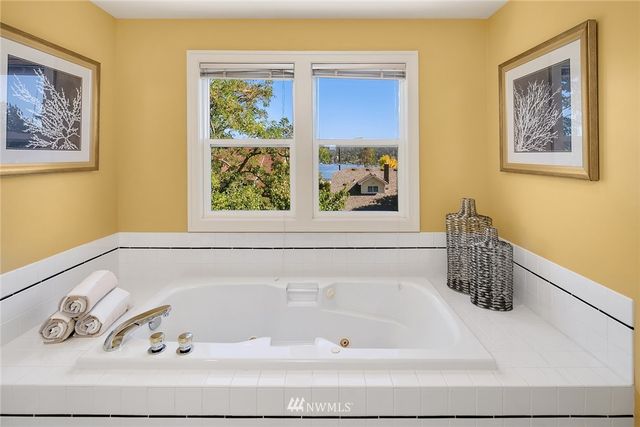 $1,000,000 | 7006 Brighton Lane South, Seattle, WA 98118