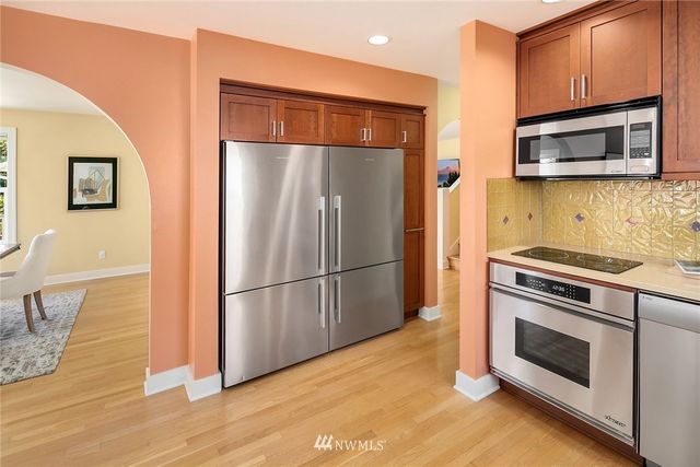 $1,000,000 | 7006 Brighton Lane South, Seattle, WA 98118