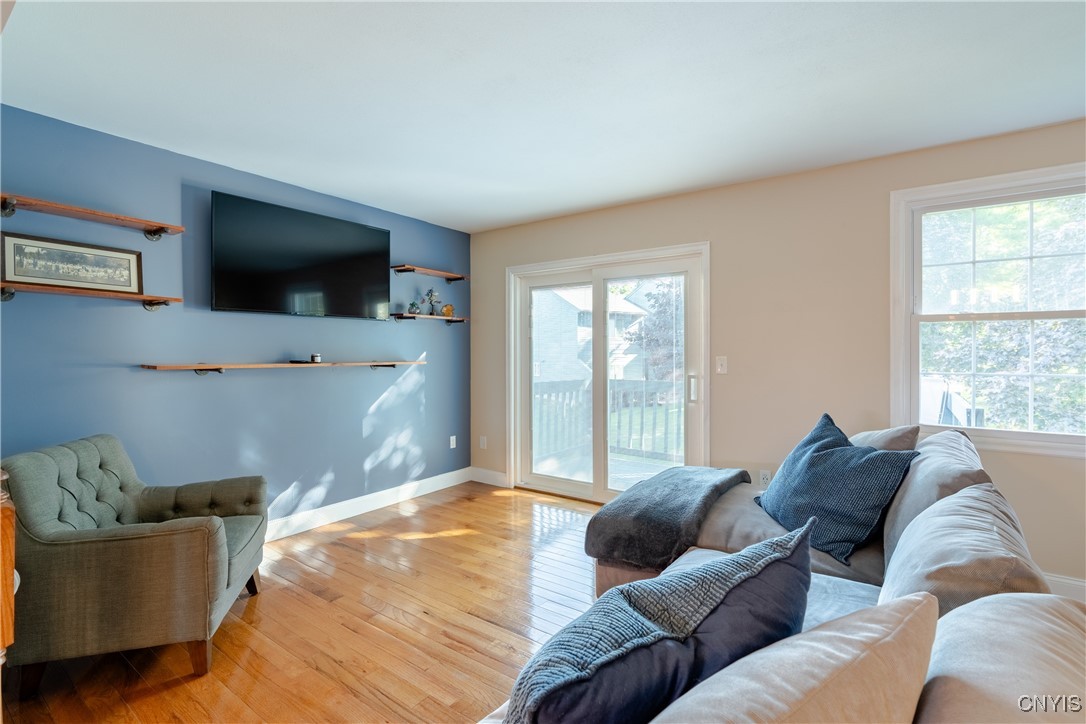 4625 Regiment Way Manlius, NY 13104 - Photo 11 of 33