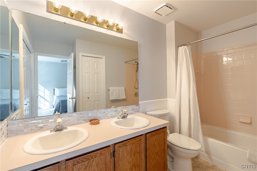 4625 Regiment Way Manlius, NY 13104 - Photo 19 of 33