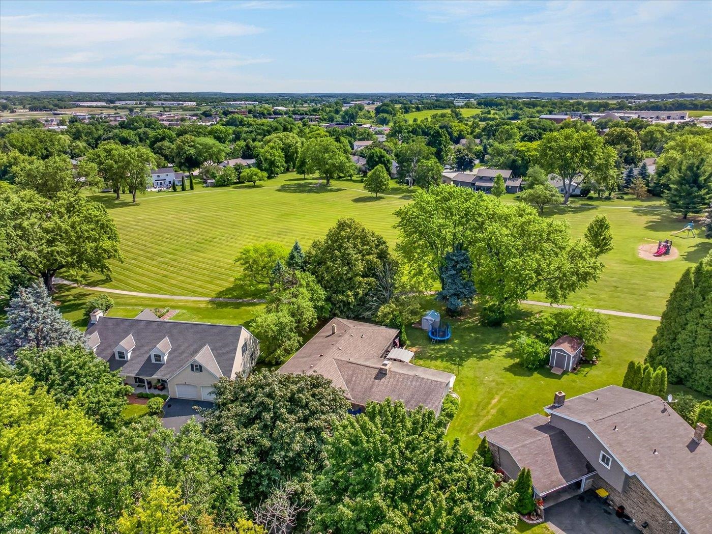 2313 Ramshead Court Waukesha, WI 53188 - Photo 4 of 71