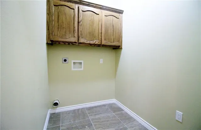 $900,000 | 724 West Kleberg Avenue, Kingsville, TX 78363