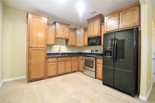 $900,000 | 724 West Kleberg Avenue, Kingsville, TX 78363