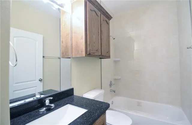 $900,000 | 724 West Kleberg Avenue, Kingsville, TX 78363