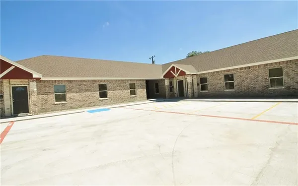 $900,000 | 724 West Kleberg Avenue, Kingsville, TX 78363