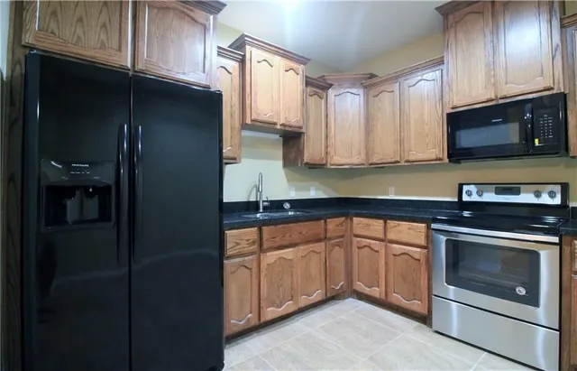 $900,000 | 724 West Kleberg Avenue, Kingsville, TX 78363