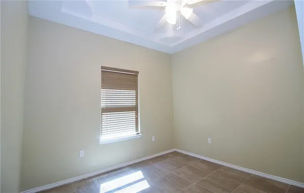 $900,000 | 724 West Kleberg Avenue, Kingsville, TX 78363