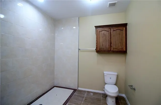 $900,000 | 724 West Kleberg Avenue, Kingsville, TX 78363