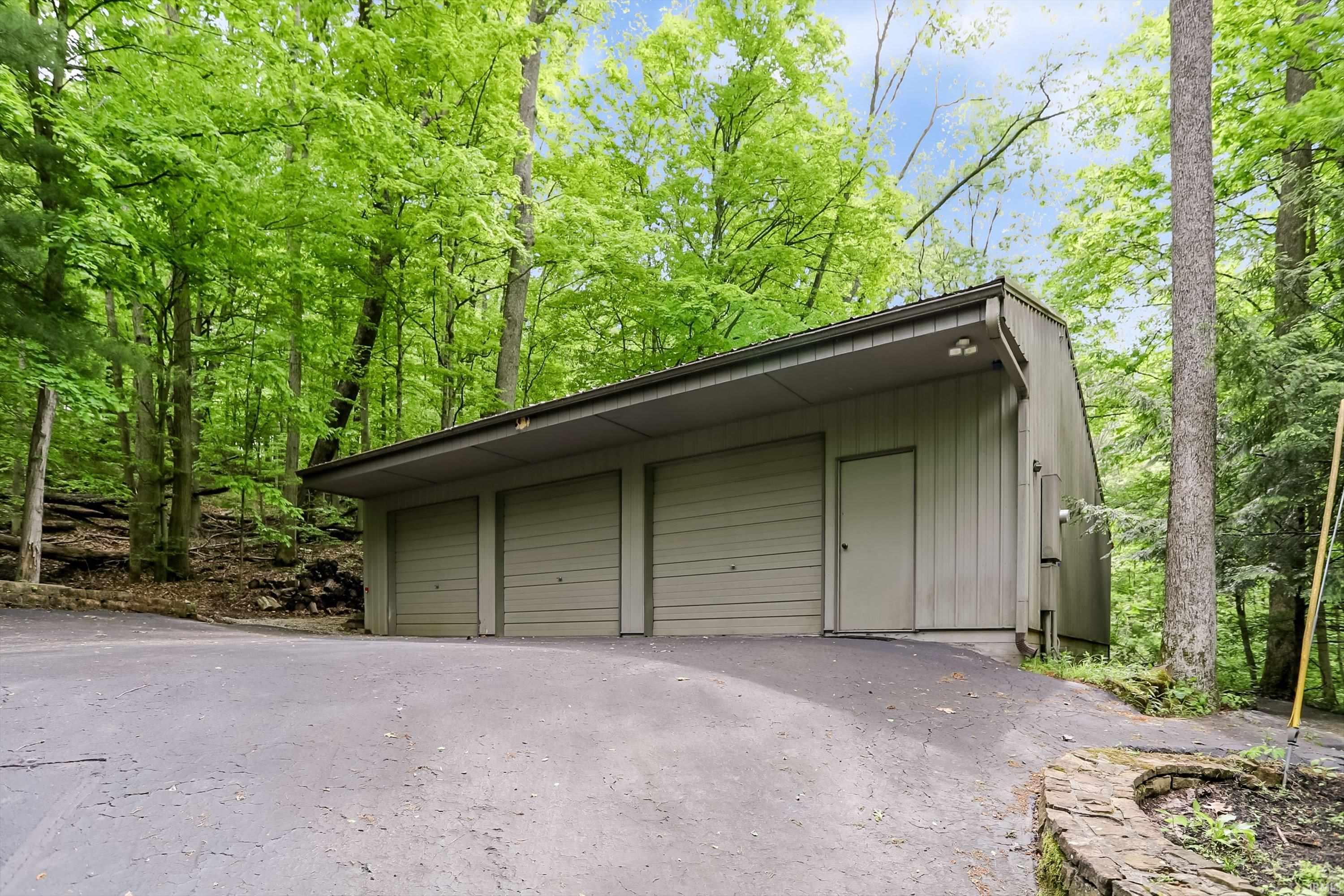 3555 East Ramp Creek Road Bloomington, IN 47401 - Photo 34 of 36