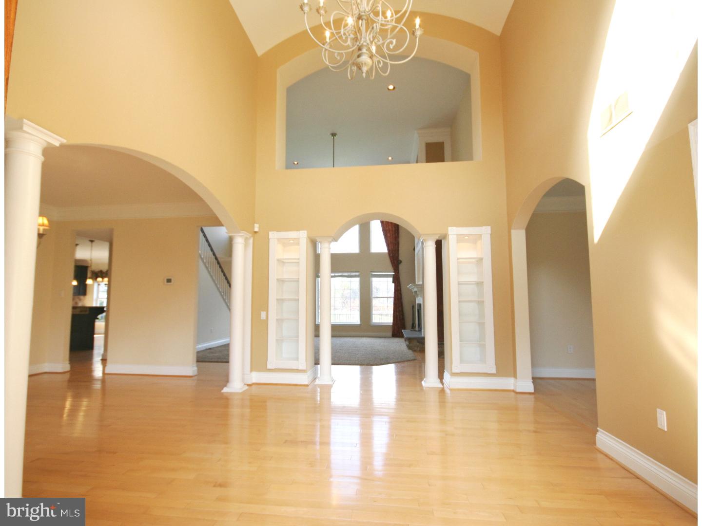 985 7 Oaks Road Chester Springs, PA 19425 - Photo 4 of 25 Foyer