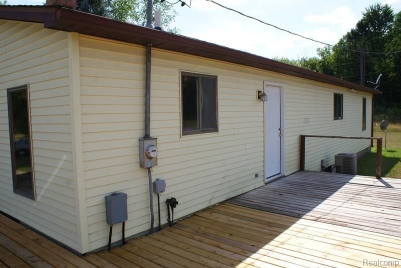 3350 Murphy Lake Road Millington, MI 48746 - Photo 8 of 46 080202.JPG