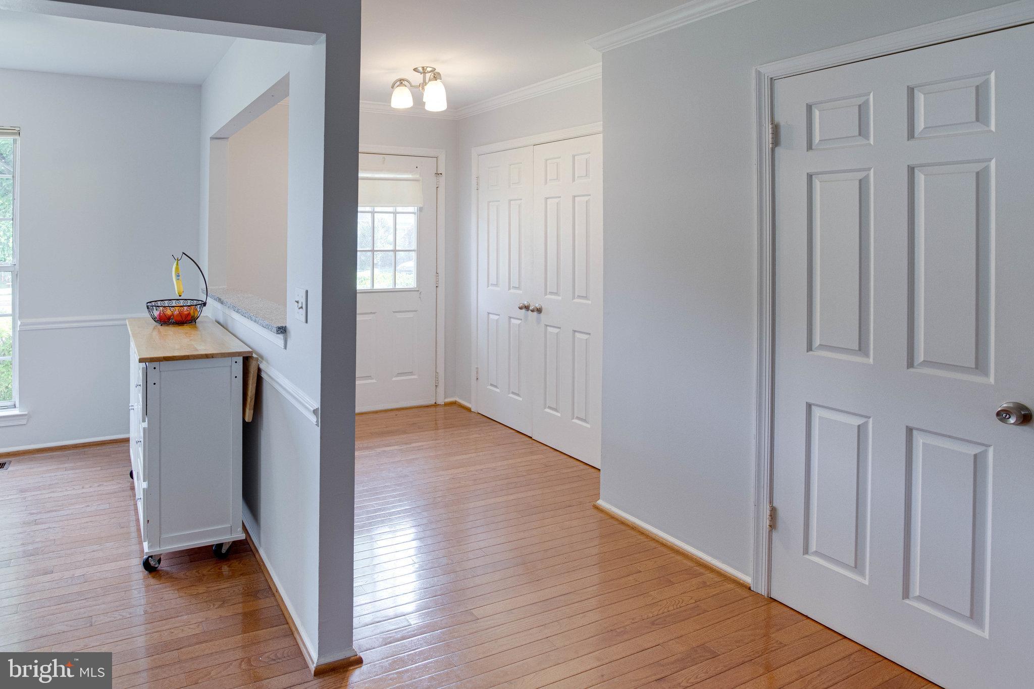 5990 Powell's Landing Road Burke, VA 22015 - Photo 5 of 58 Gallery Image 5
